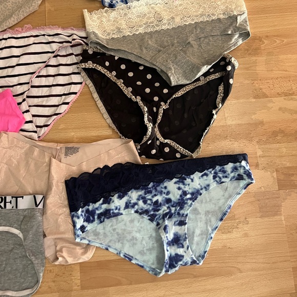 11 size large new pairs of Victoria secret pink panties $50.00 - Picture 3 of 4